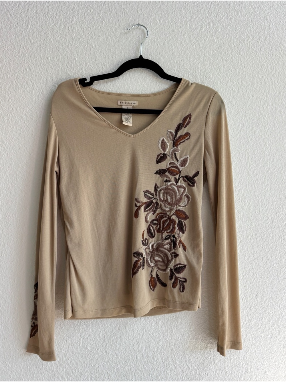 APOSTROPHE Y2K Floral Embroidered V-Neck Long Sleeve Top in Beige SZ S